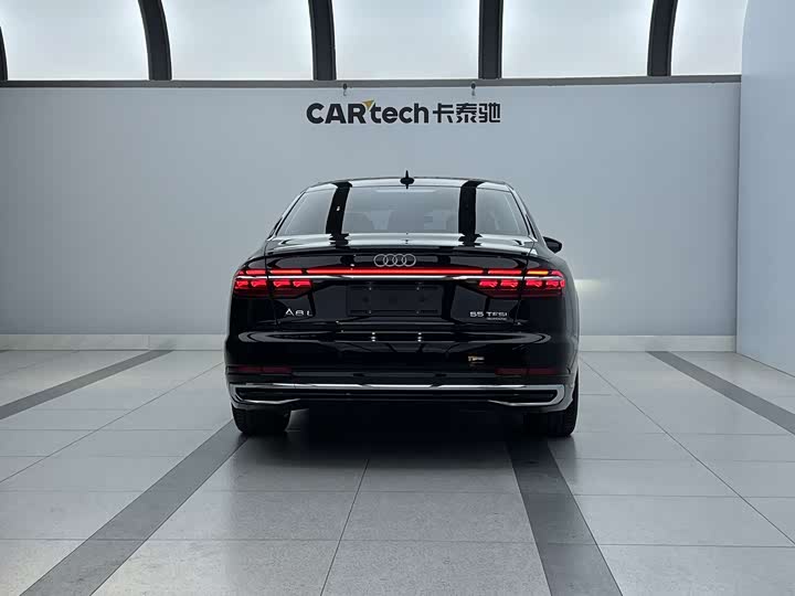 Фото 3 - Audi A8