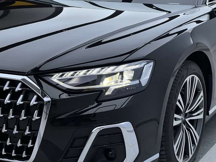 Фото 5 - Audi A8