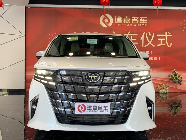 Фото 2 - Toyota Alphard