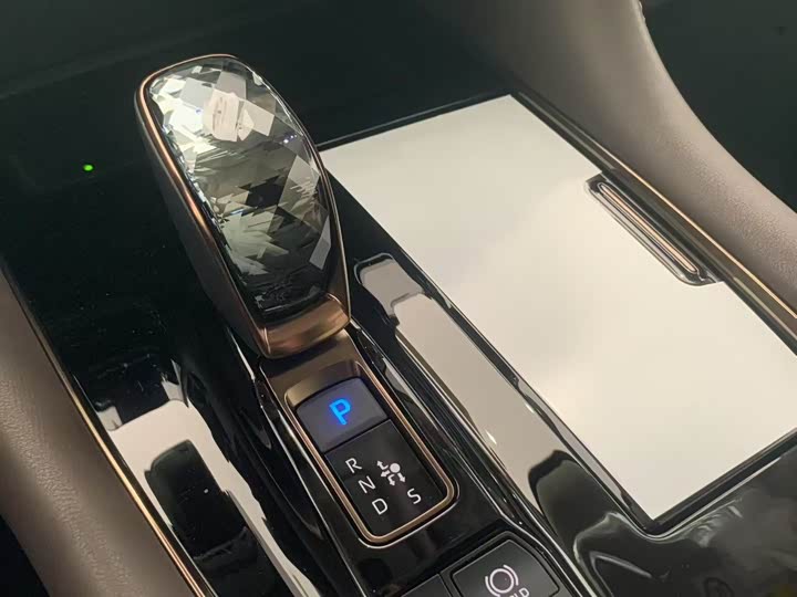 Фото 8 - Toyota Alphard