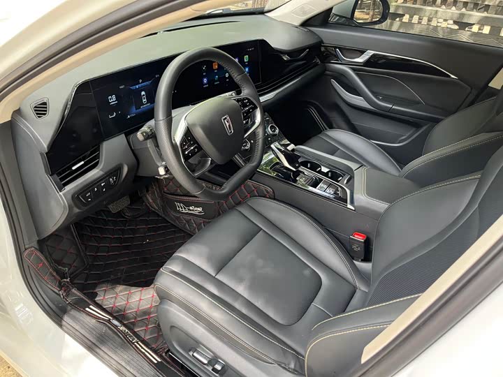 Фото 13 - Bestune B70