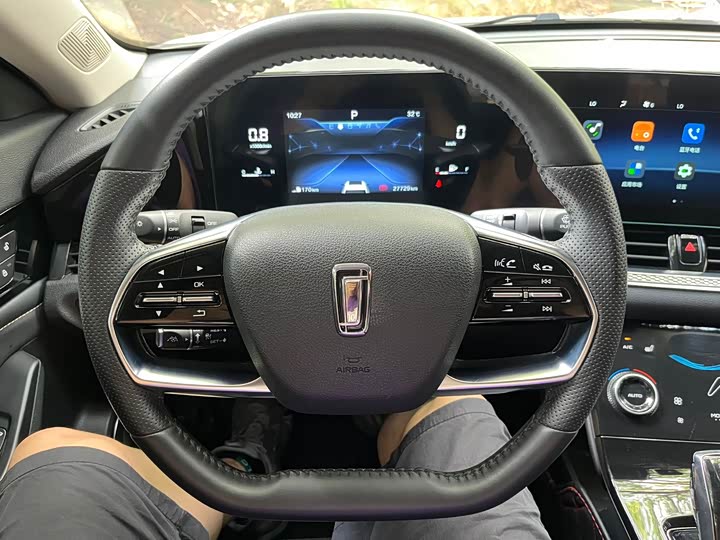 Фото 14 - Bestune B70