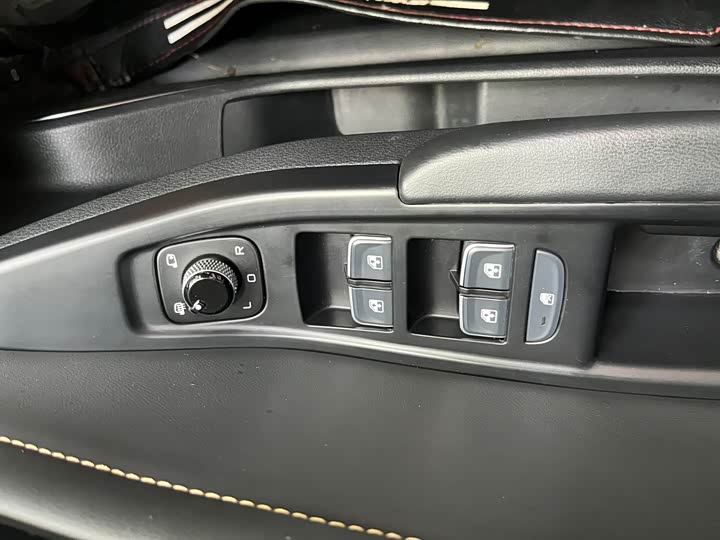 Фото 22 - Bestune B70