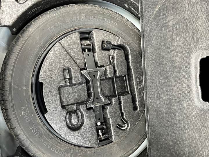 Фото 26 - Bestune B70