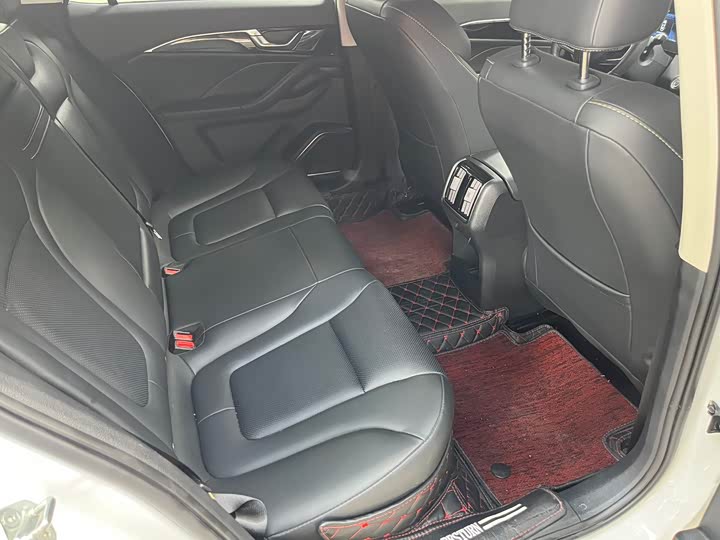 Фото 27 - Bestune B70