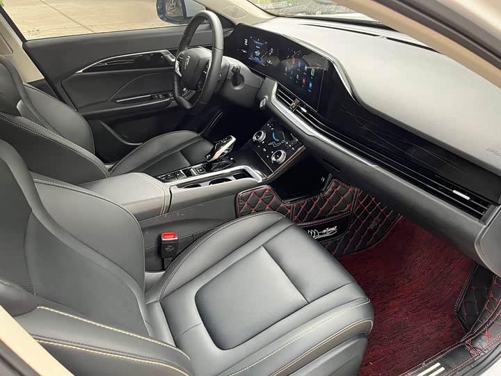 Фото 28 - Bestune B70