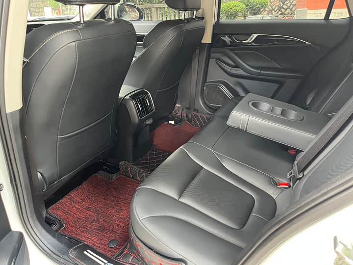 Фото 5 - Bestune B70