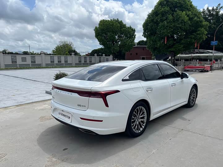 Фото 7 - Bestune B70