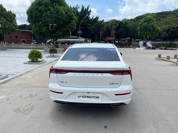 Фото 8 - Bestune B70