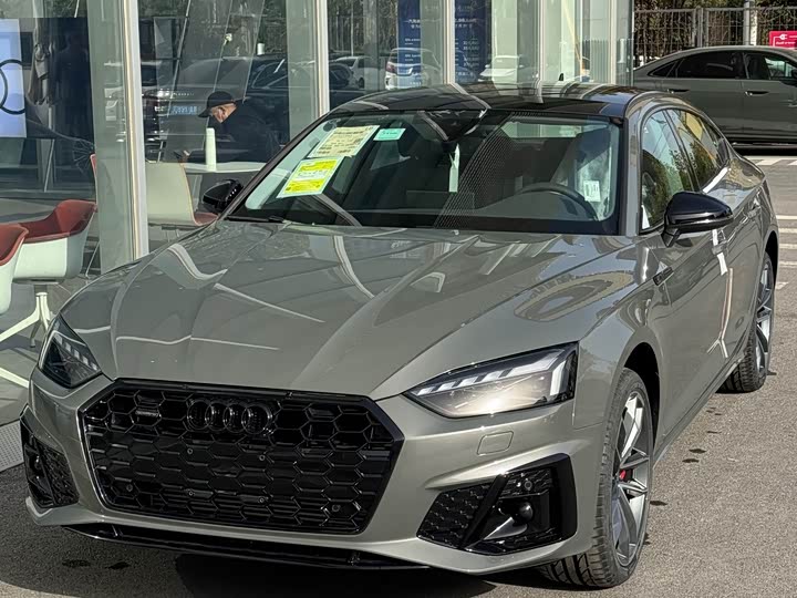 Фото 2 - Audi A5