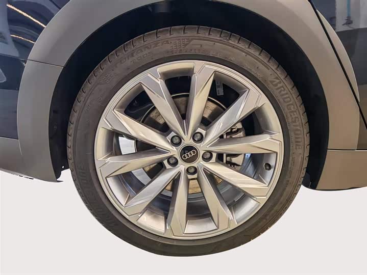 Фото 6 - Audi A6