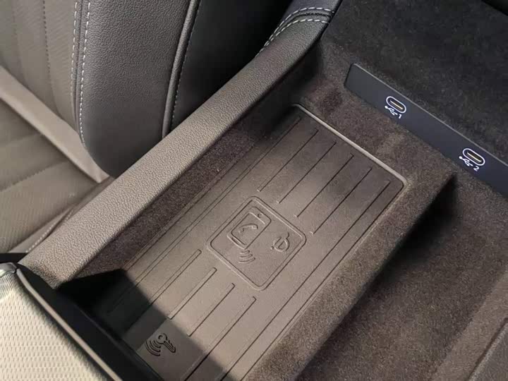 Фото 9 - Audi A6