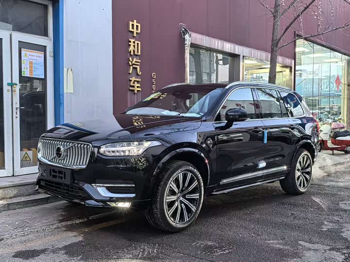 Фото 1 - Volvo XC90