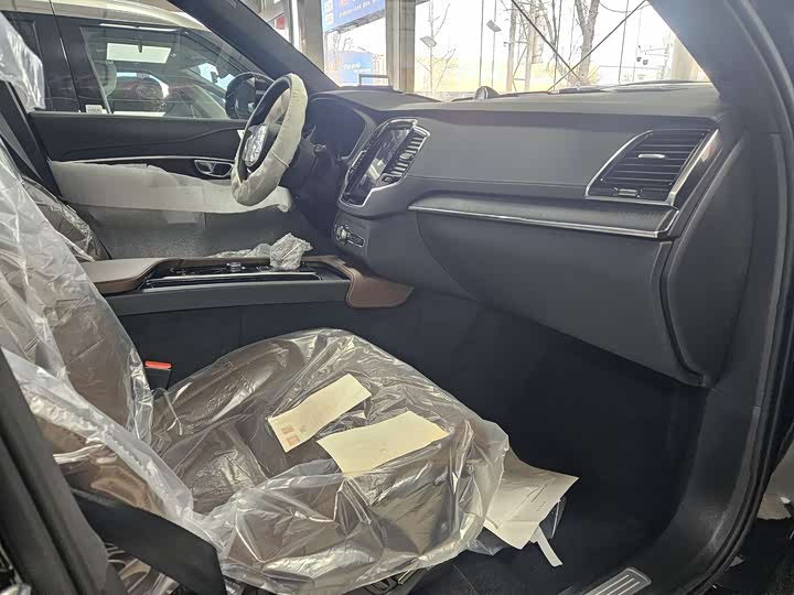 Фото 6 - Volvo XC90