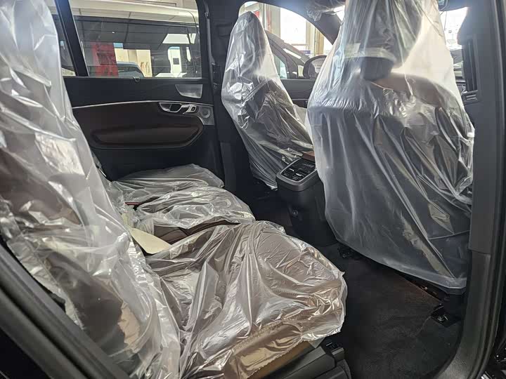 Фото 7 - Volvo XC90