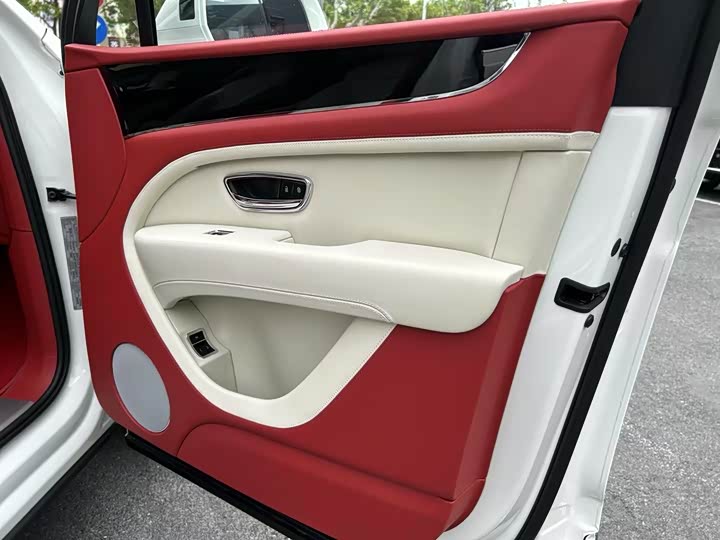 Фото 5 - Bentley Bentayga