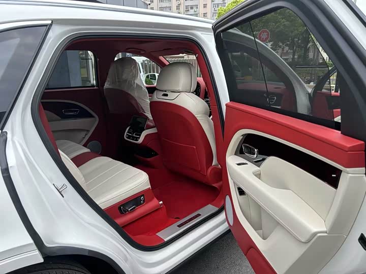 Фото 8 - Bentley Bentayga