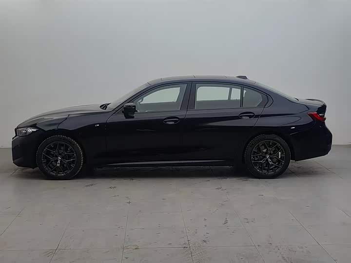 Photo 3 - BMW 3 Series