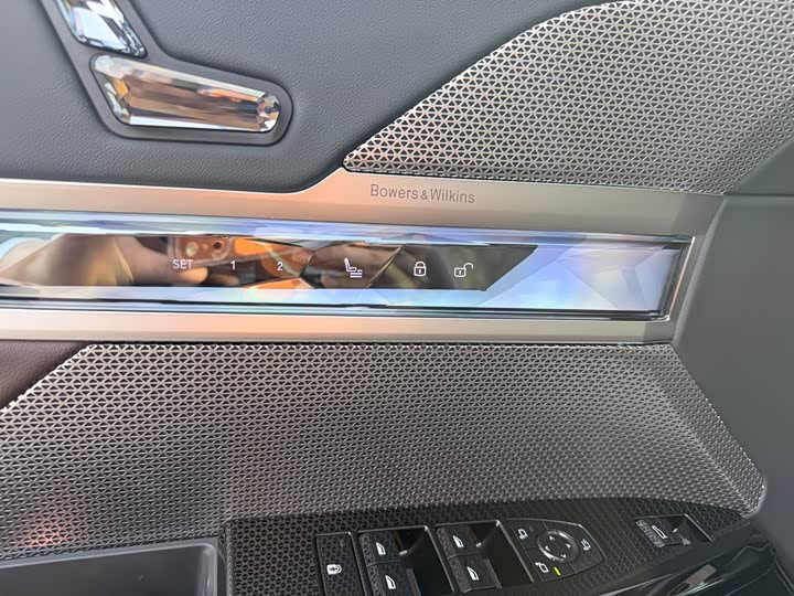 Фото 14 - BMW 7 Series