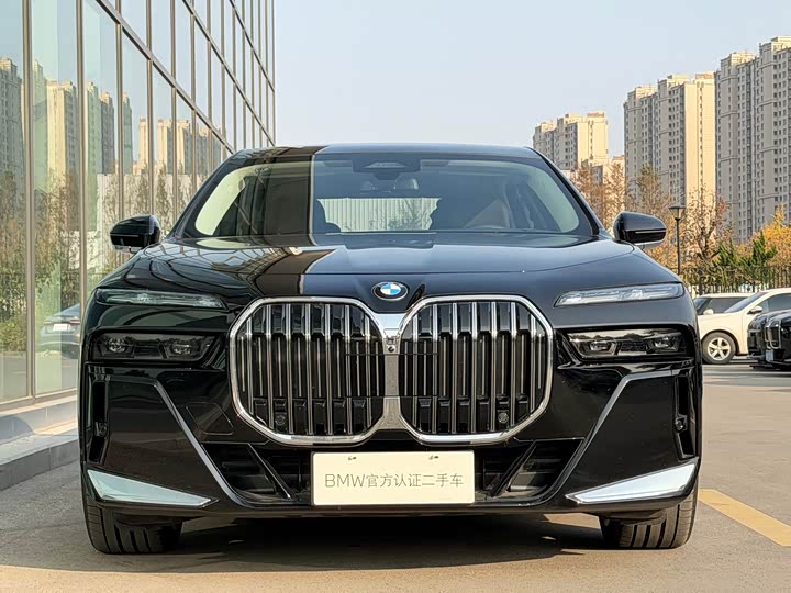 Фото 4 - BMW 7 Series