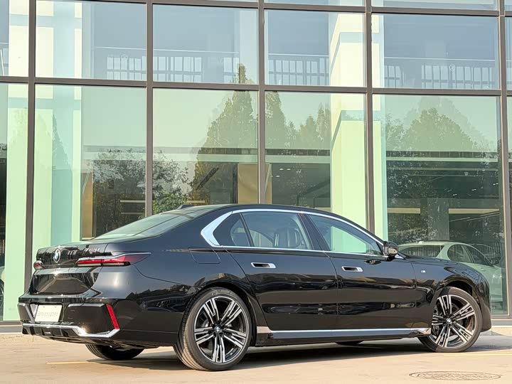 Фото 7 - BMW 7 Series