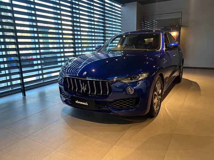 Фото 1 - Maserati Levante