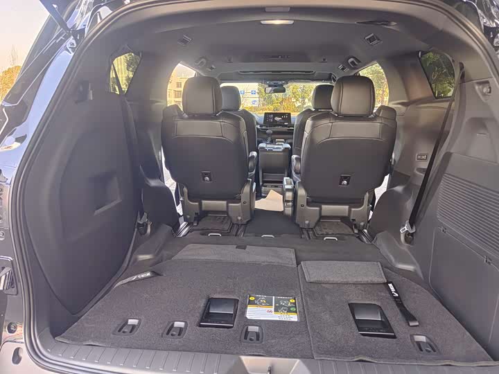 Фото 7 - Toyota Granvia