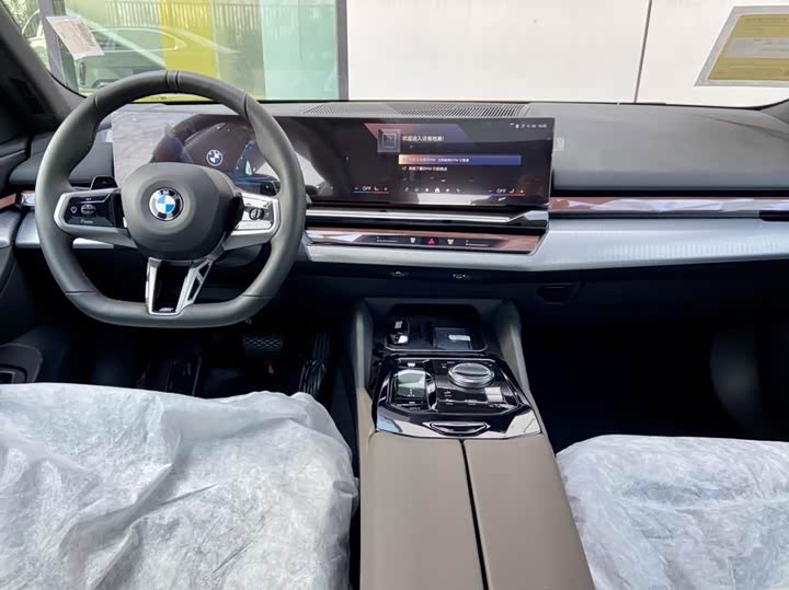 Фото 10 - BMW 5 Series