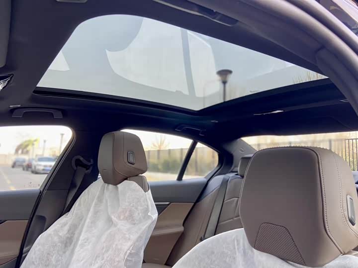 Фото 12 - BMW 5 Series