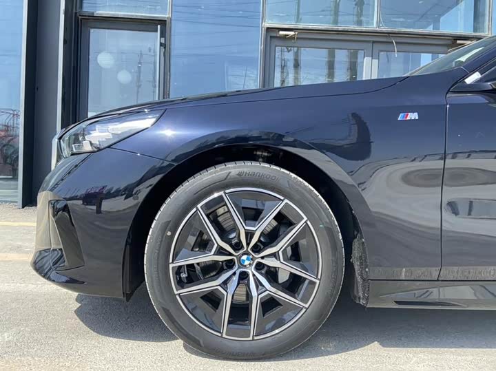 Фото 20 - BMW 5 Series