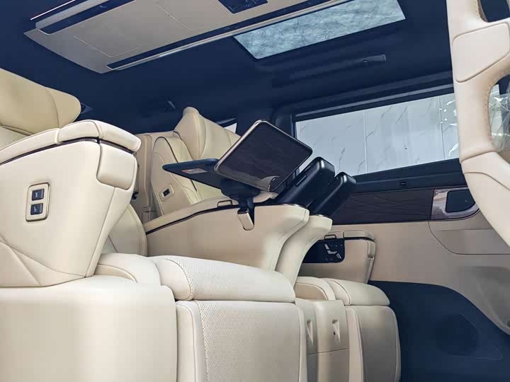 Фото 14 - Toyota Alphard