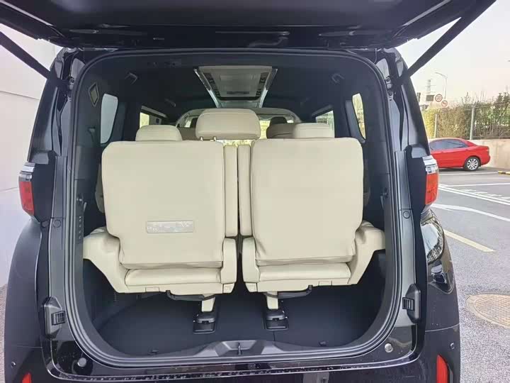 Фото 15 - Toyota Alphard