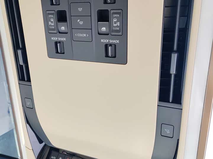 Фото 18 - Toyota Alphard