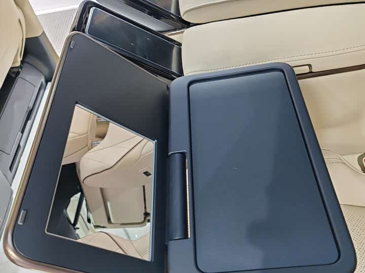 Фото 20 - Toyota Alphard