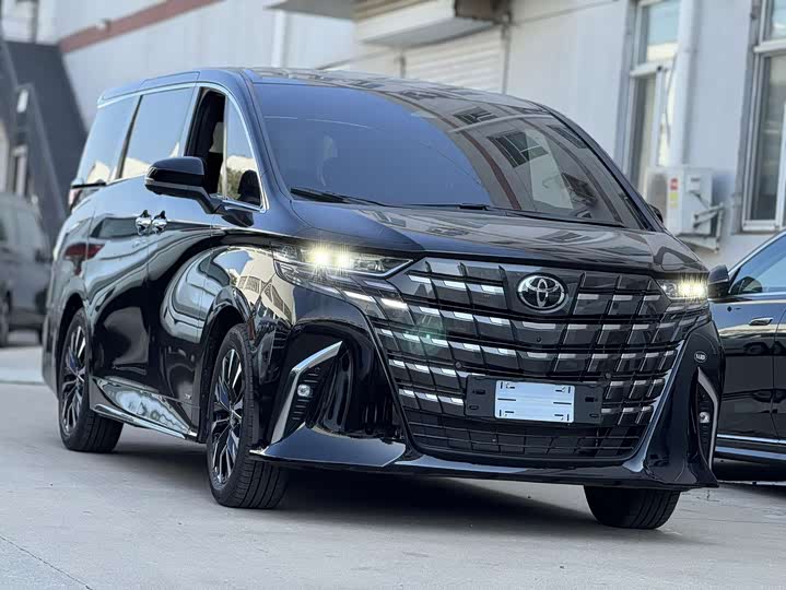 Фото 3 - Toyota Alphard