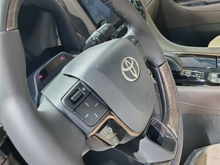 Фото 8 - Toyota Alphard