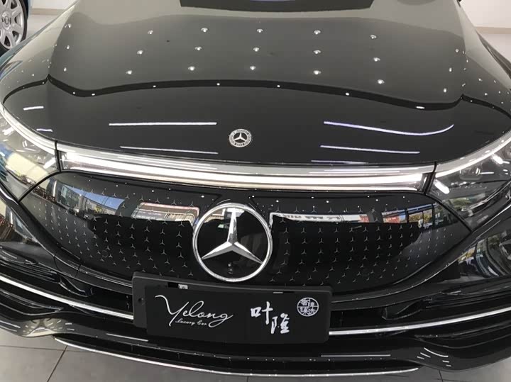 Photo 2 - Mercedes-Benz EQS