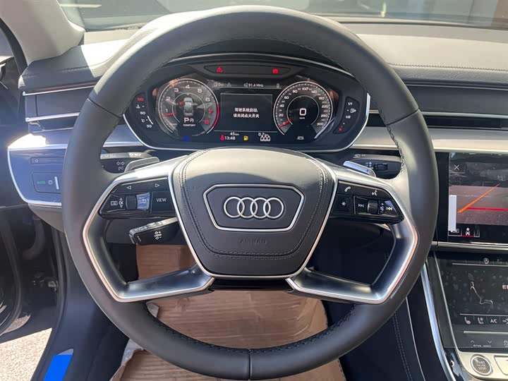 Фото 7 - Audi A8