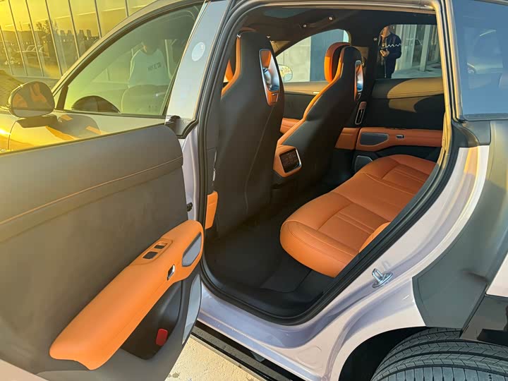 Фото 10 - Xiaomi YU7