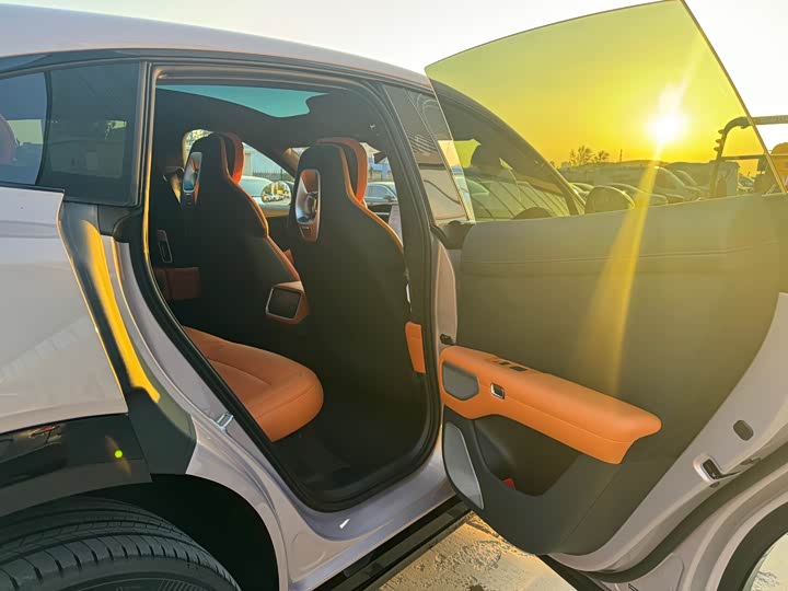 Фото 13 - Xiaomi YU7