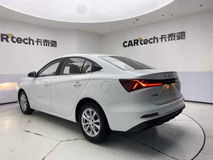 Фото 7 - Roewe i5