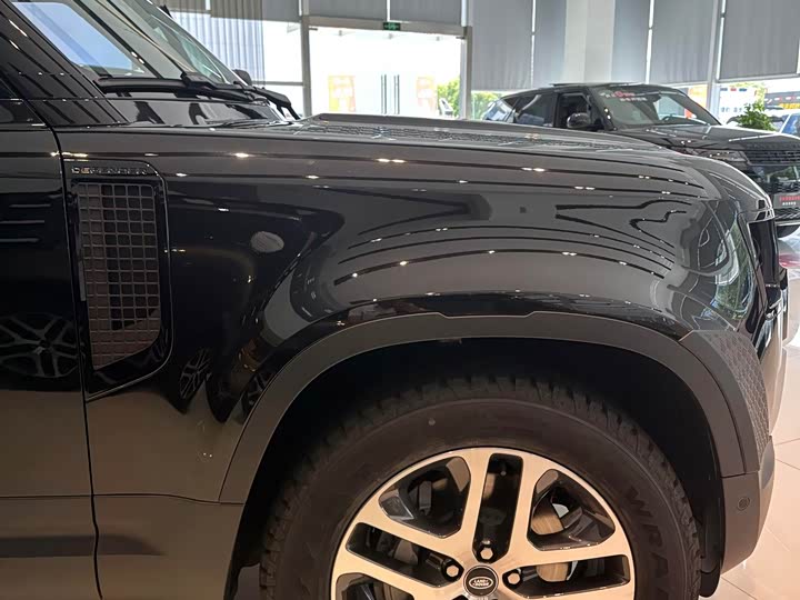 Фото 12 - Land Rover Defender