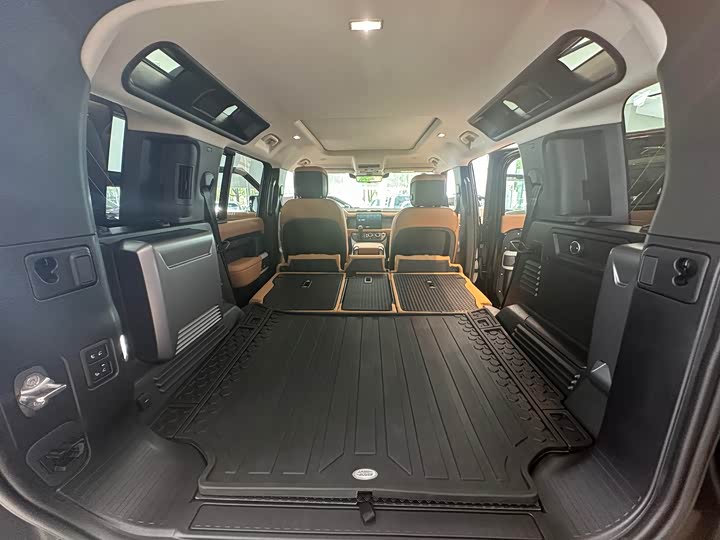 Фото 9 - Land Rover Defender