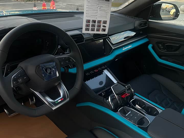 Фото 13 - Lamborghini Urus SE