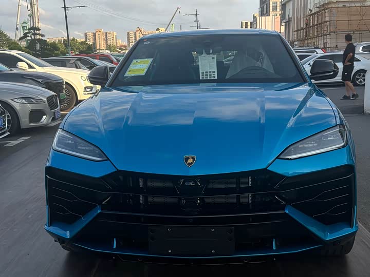 Фото 2 - Lamborghini Urus SE