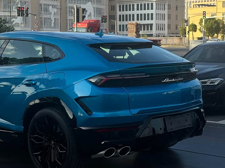 Фото 6 - Lamborghini Urus SE