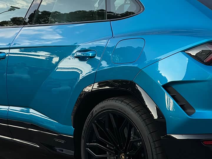 Фото 7 - Lamborghini Urus SE