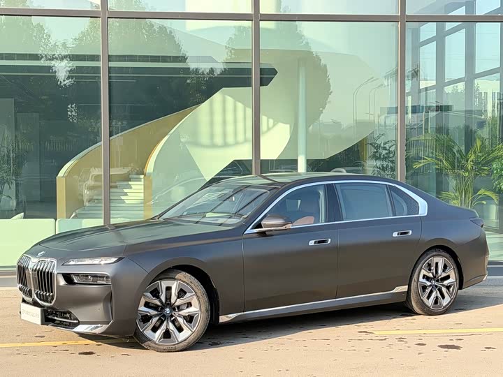 Фото 1 - BMW 7 Series