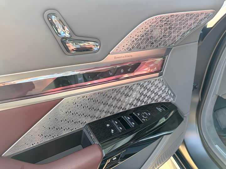 Фото 10 - BMW 7 Series