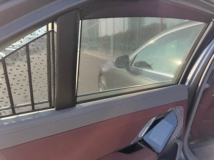 Фото 17 - BMW 7 Series